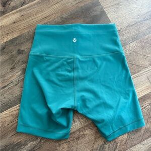 Lululemon Wunder Train 6” shorts